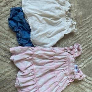 Old navy size 6-12 months